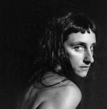 La Zorra Zapata comparte video para “Acantilados”