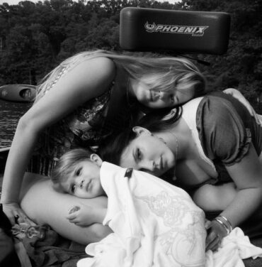 Lana Del Rey comparte cover de “Take Me Home, Country Roads”