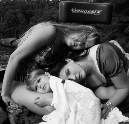 Lana Del Rey comparte cover de “Take Me Home, Country Roads”