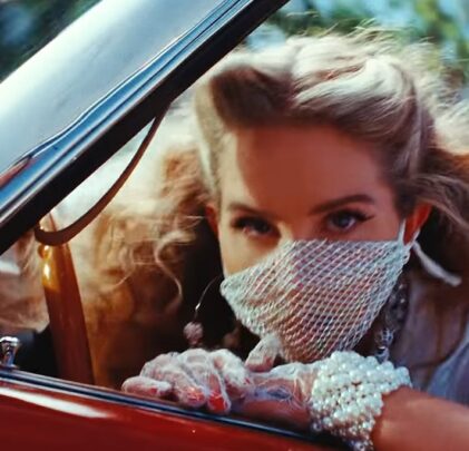 Escucha “Watercolor Eyes”, la nueva canción de Lana Del Rey