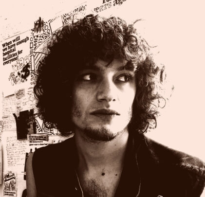 “Time's An Illusion”, el single debut de Larry Desentis