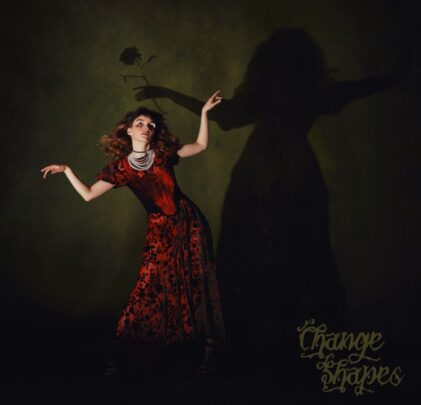 Lauren Mayberry estrena “Change Shapes”