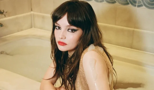 Lauren Mayberry estrena “Something in the Air”