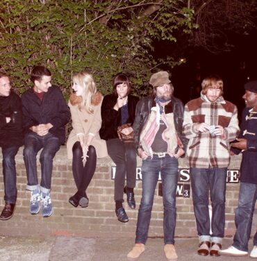 Kevin Shields de My Bloody Valentine y Le Volume Courbe juntos en 