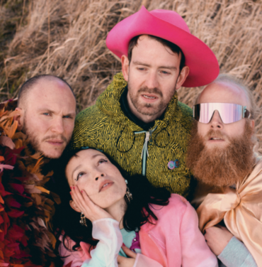 Escucha “Water (FKJ Remix)” de Little Dragon