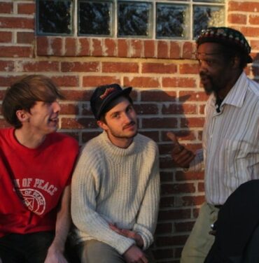 Bradford Cox y Cole Alexander colaboran con Lonnie Holley