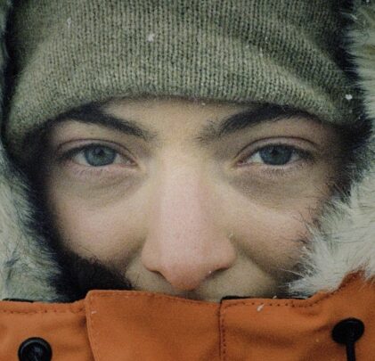 Lorde lanzará libro fotográfico de su viaje a la Antártida