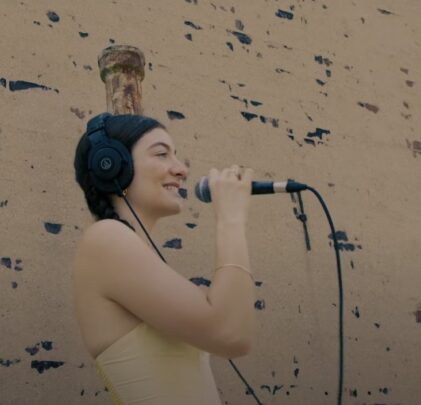 Lorde y Jack Antonoff versionan “Torn” de Natalie Imbruglia