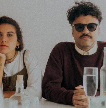 Lorena Blume estrena “Las Flores” con Alex Ferreira