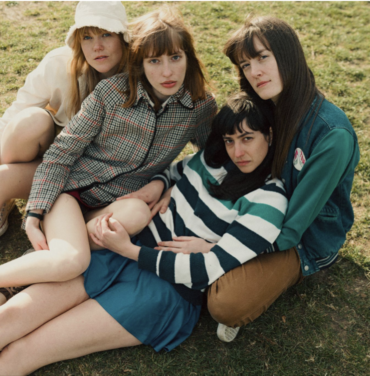 Escucha “Pista (Fresh Start)”, lo nuevo de Los Bitchos