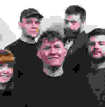 Los Campesinos! comparte dos álbumes remasterizados