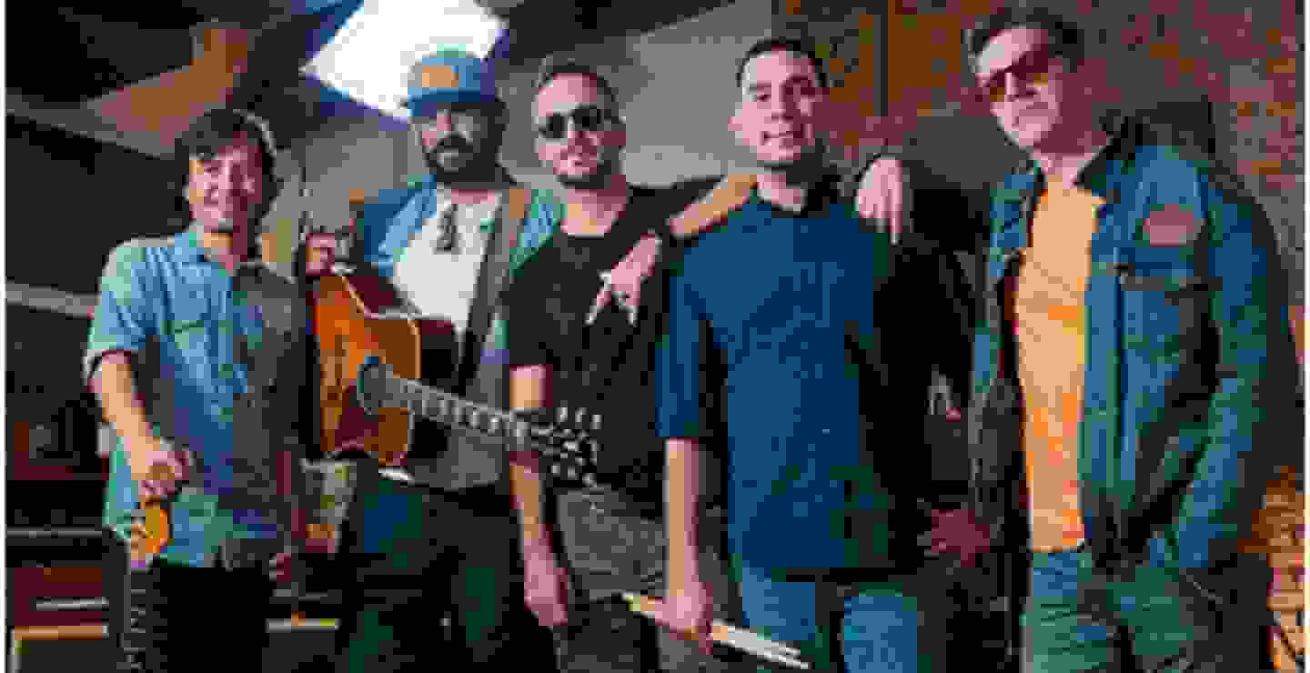 Los Claxons anuncia 'Caminando en Fuego', su nuevo álbum
