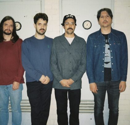 Los Mundos estrena “Humo Negro”