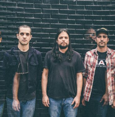 PREMIERE: Los Mundos presenta metraje de “Círculo de Aves”