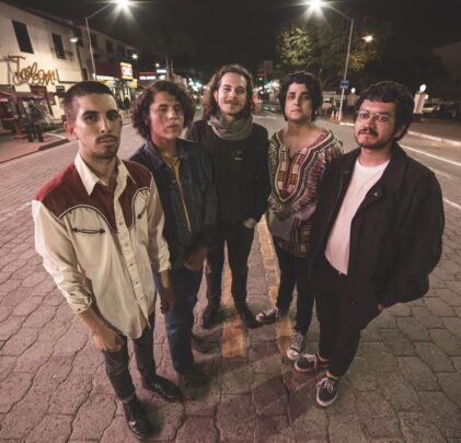 PREMIERE: Los Rumores estrena 