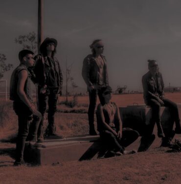 Los Cogelones presenta video sin censura para “Hijos de Puta”