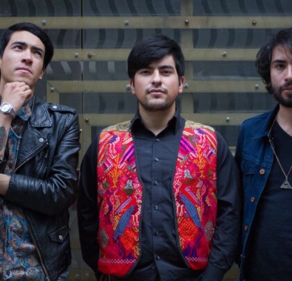 Acércate al country-rock de Los Turrubiate