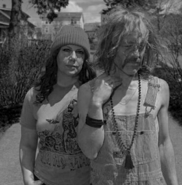 “More”, nueva música y videoclip de Low