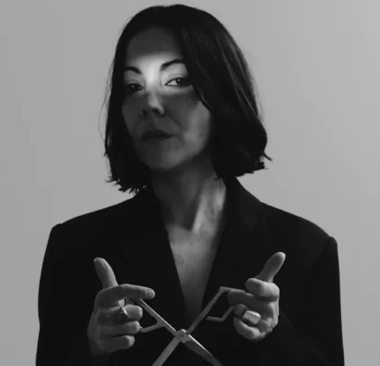 Lucrecia Dalt anuncia su nuevo álbum con “divina”