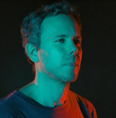 M83 anuncia nuevo álbum y estrena sencillo