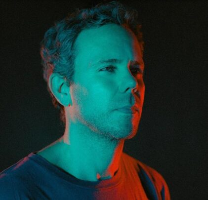 M83 anuncia nuevo álbum y estrena sencillo