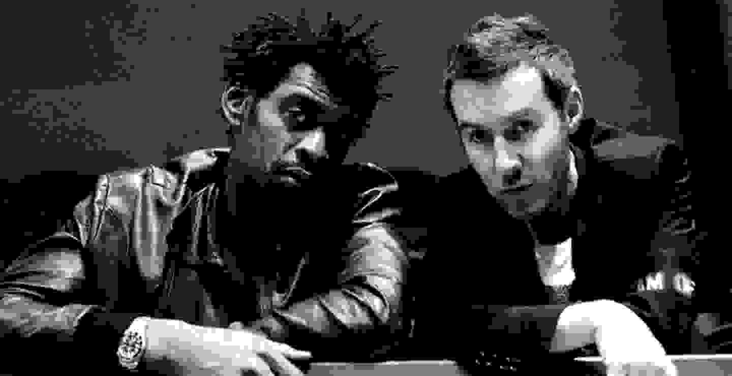 Massive Attack le canta a la Luna en “Everything is Going According to Plan”