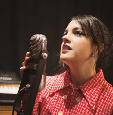 “Se vale sentir”, es lo que te aconseja Madame Récamier ft. Fishlights