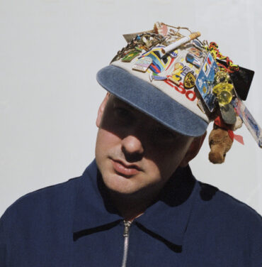 Manu Chao y Carlangas comparten “Cae la noche”