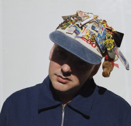 Manu Chao y Carlangas comparten “Cae la noche”