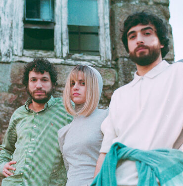 Maricarme revoluciona el Folk con “Ai Jesús!”