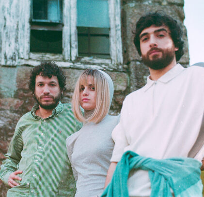 Maricarme revoluciona el Folk con “Ai Jesús!”