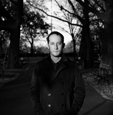 ¡Ya puedes escuchar 'in', el nuevo álbum de Marrón!