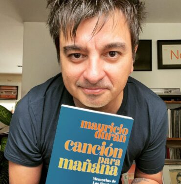 Mauricio Durán, en su libro, reflexiona sobre una vida marcada por el rock y su paso por Los Bunkers