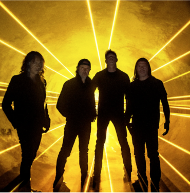 Perrito disfruta concierto de Metallica