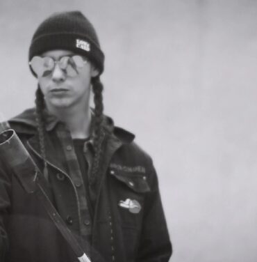 METZ comparte el video oficial para “Sugar Pill”