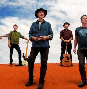 “Gadigal Land”, lo nuevo de Midnight Oil