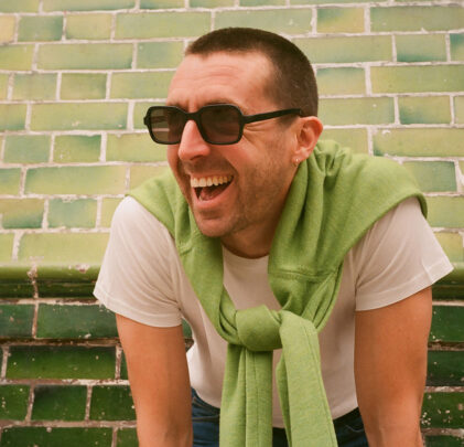 “Caroline”, la nueva canción de Miles Kane