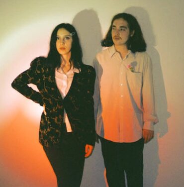 Mint Field estrena el sencillo “Orquídea”