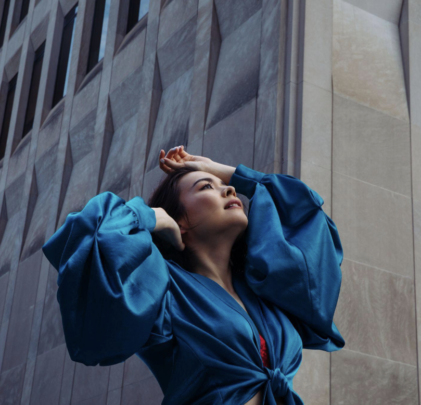 Mitski comparte “Working for the Knife” con video musical