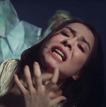 Mitski comparte video para “Stay Soft” y lanza ‘Laurel Hell’