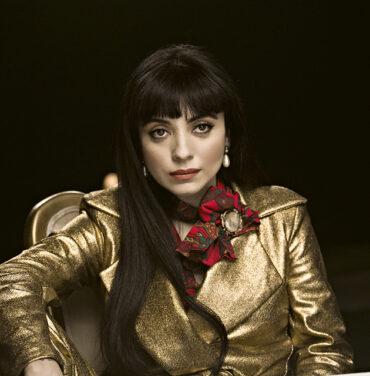 Mon Laferte hace statement en los Latin Grammys