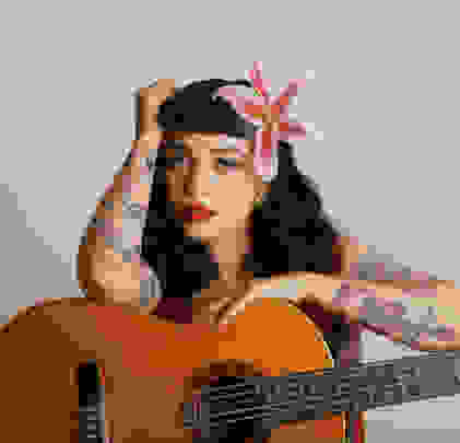 Mon Laferte anuncia su embarazo