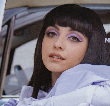 Mon Laferte comparte “Algo es mejor”