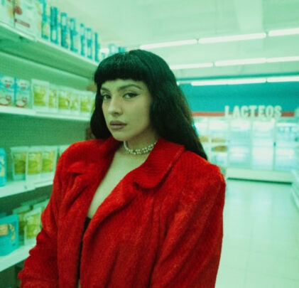 Mon Laferte comparte el videoclip de “Supermercado”