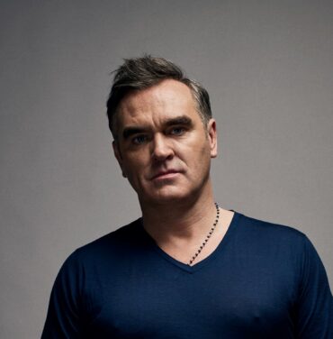 Morrissey critica a Jet2holidays por espectáculos con animales marinos