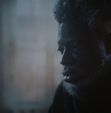 Moses Sumney nos lleva al futuro en “Me In 20 Years”
