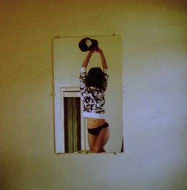 Natasha Khan presenta 