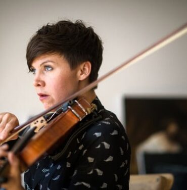 Sarah Neufeld comparte su nuevo disco