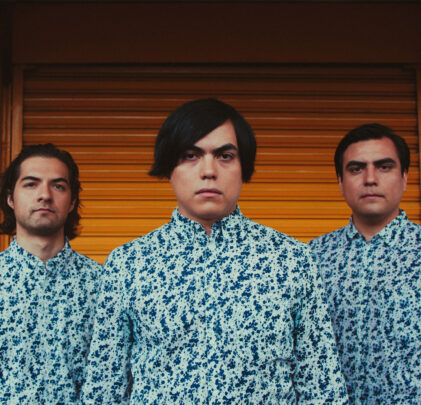 Escucha “Solo Pienso en Ti” de Coctel Intergaláctico