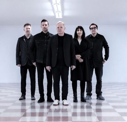 New Order lanzará álbum en vivo junto con un filme